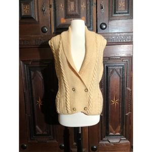 ELLEN TRACY Hand Knitted Sleeveless Sweater.   Pure Wood.  Excellent Condition